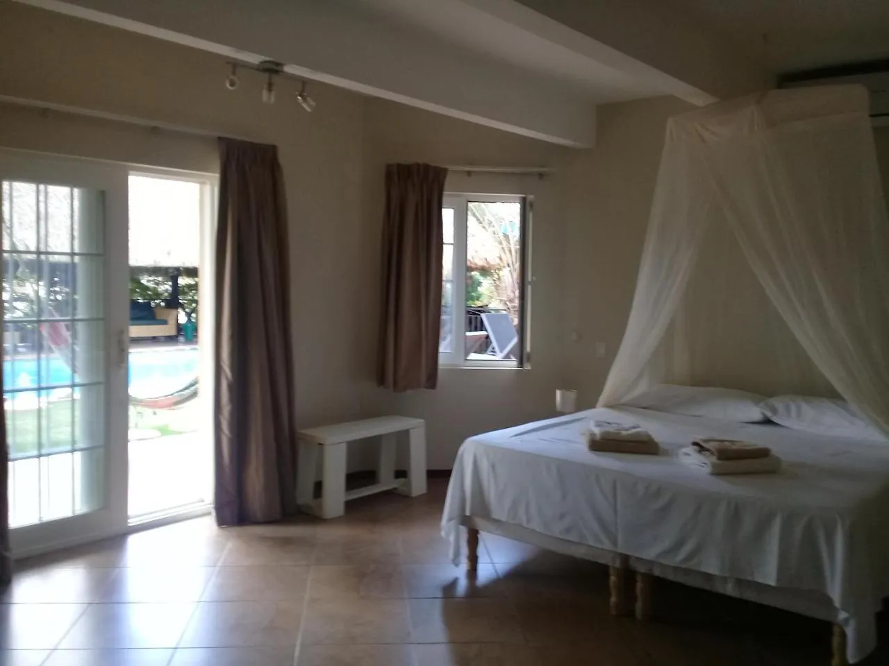 ***** Guest house B&B Bouganville Jan Thiel Curacao